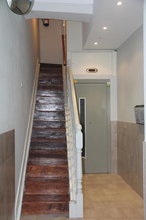 Pension Izar Bat San Sebastian Exterior photo