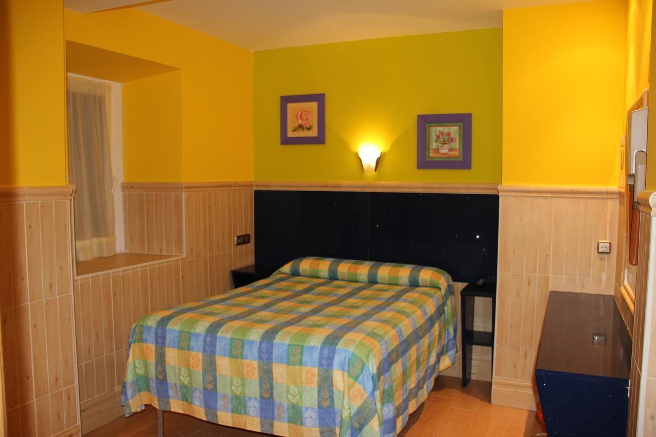 Pension Izar Bat San Sebastian Exterior photo